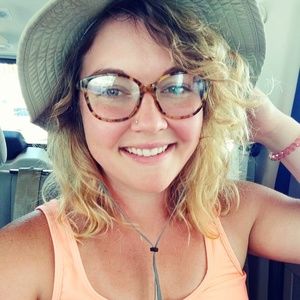 Meet your Posher, Devin